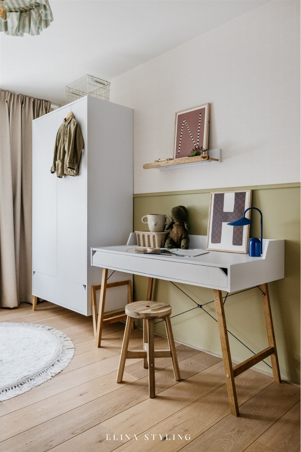 Bureau en kledingkast kamer Jonah